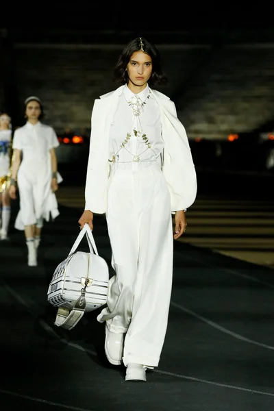 Look 29
